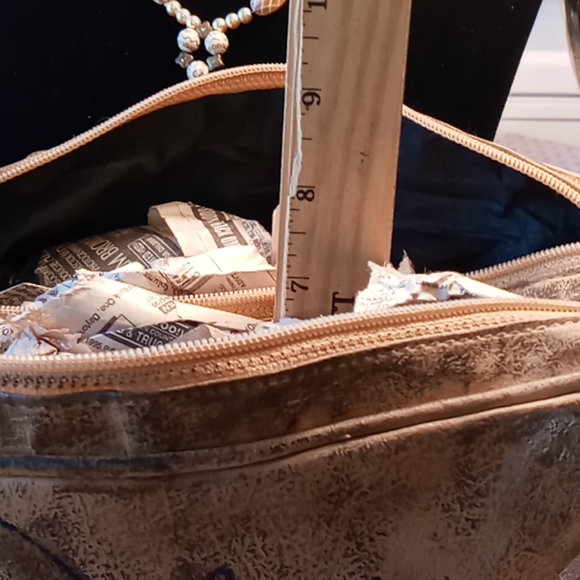 Purse - Picture 2 of 4